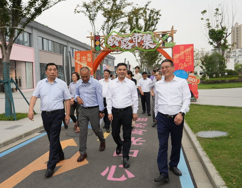 武進區人大代表參觀藍海豚文化藝術街區